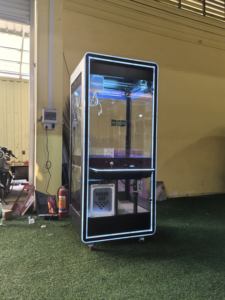 Machine à griffes NINIX à monnayeur – Jouets en peluche en forme de nourriture et de collations, cadre en bois pour centres de jeux, prix d'attraction, cadeaux - Product Image 2
