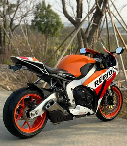 Gebrauchtes Sportmotorrad Großes Rennmotorrad 1000ccm 4-Zylinder-Motor Produktion <span class=keywords><strong>2015</strong></span> - Product Image 5