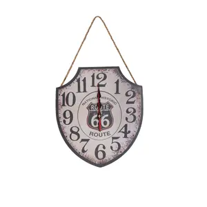 นาฬิกาแขวนผนังสำนักงานรูปทรงโล่สำหรับห้องนั่งเล่นนาฬิกาแขวนผนัง MDF ราคาถูกตกแต่งบ้าน