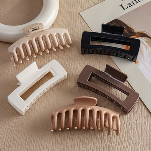 Venta al por mayor 2025 de moda de silicona grande pinza de pelo para mujeres suave no pellizco cabeza con protector de cuero cabelludo para fiesta accesorios para el cabello - Product Image 3