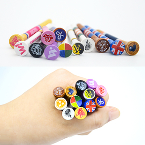 Golfball und Tee Geschenkset mit Individuellem Logo Leder-Etui Tasche Bambus-Holz Personalisiertes Premium-Zubehör für Golfer - Product Image 3