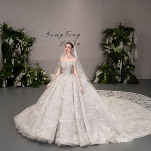 Vestido de Novia Moderno GT132 de Satén Brillante con Apliques de Encaje, Lazo y Cuentas, Estilo Princesa Vintage - Product Image 1