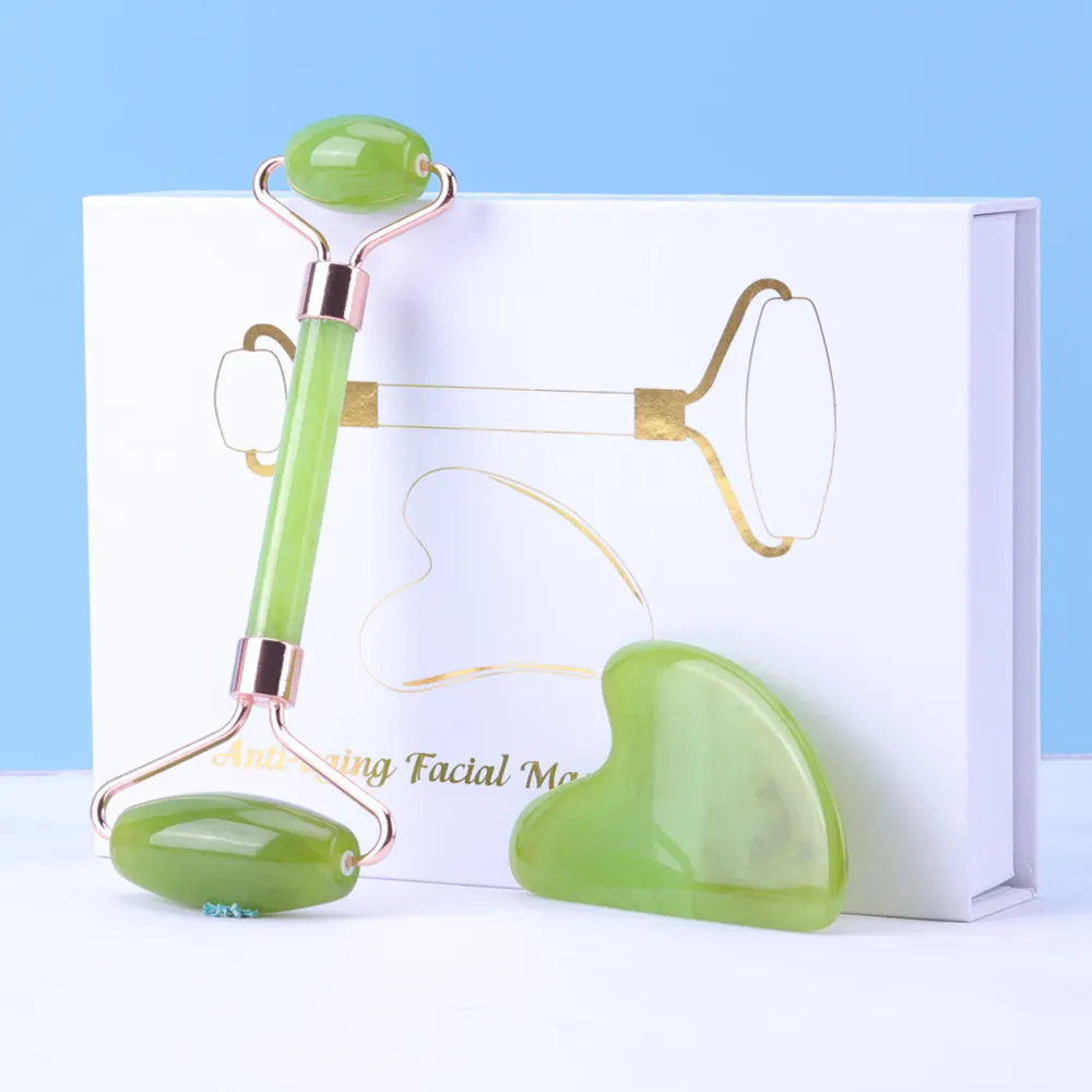 Rouleau de jade personnalisé anti-âge rose vert naturel pour le visage Gua Sha en forme de coeur avec jeu de rouleaux de jade