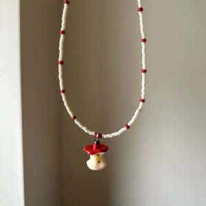 Juste une morsure ~ Collier perlé mignon noyau de pomme Chaîne de clavicule amusante mignonne - Product Image 6