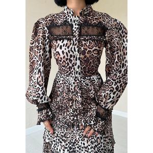 Vestido de Chifón Plisado con Estampado de Leopardo, Cuello Alto, Corte en A, Cintura Natural, Vestido de Cóctel Ecológico - Product Image 2