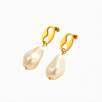 Boucles d'oreilles clous Gaovo au design minimaliste et irrégulier, imitation perle de café, en acier inoxydable doré, bijoux d'oreille tendance