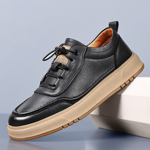 Chaussures bateau en cuir pour hommes, bout rond, couleur unie, semelle intermédiaire EVA amortie, semelle extérieure en caoutchouc, style britannique, décontractées pour l'automne - Product Image 1