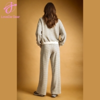 Ensemble de vêtements de sport décontractés rayés pour femmes Loveda avec logo personnalisé, nouvelle arrivée, sweat-shirt à demi-zip à manches longues et pantalon de survêtement