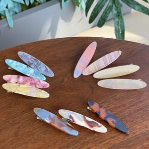 Pinza de Pelo Acrílica de Color Pastel al por Mayor, Diseño de Barra Larga con Estilo Fresco, Aspecto Dulce y Lindo - Product Image 1