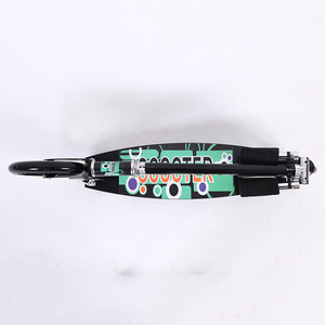 Patinete Plegable Ligero y Portátil de Dos Ruedas para Adultos, Estilo Moderno - Product Image 2