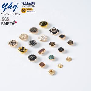 YHG قميص عالي الجودة مصنوع من السبائك الذهبية 12: 15 اضغط على شعار مخصص نمط معدني زر للملابس - Product Image 1