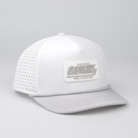 Casquette de sport perforée à 5 panneaux avec cordon personnalisé, patch en caoutchouc PVC et logo sur mesure, imperméable