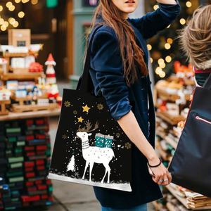 Sac de shopping en toile imprimé personnalisé avec Père Noël pour les friandises de Noël - Product Image 5