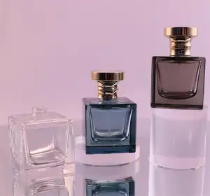 Quadrato cubo bottiglia di profumo 50ml trasparente colore personalizzato bottiglie di vetro profumo