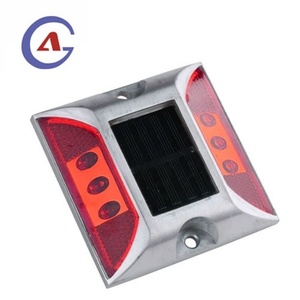 Borne lumineuse routière solaire LED étanche en aluminium, réfléchissante, type œil de chat - Product Image 2
