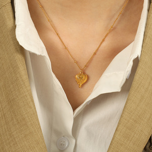 Collar con colgante chapado en oro con forma de corazón, aleación de zinc, joyería de moda, regalo para ocasiones XL158 - Product Image 4