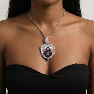 Collana Vintage con Ciondolo Personalizzato con Foto CZ Baguette, Charms Luna e Stelle, Catena a Corda Placcata Oro - Product Image 4