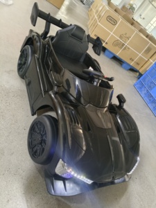 Auto Elettrica Giocattolo <span class=keywords><strong>per</strong></span> <span class=keywords><strong>Bambini</strong></span> Dipinta <span class=keywords><strong>di</strong></span> Blu, Best Seller in Cina, <span class=keywords><strong>per</strong></span> <span class=keywords><strong>Bambini</strong></span> da 1 a <span class=keywords><strong>6</strong></span> <span class=keywords><strong>Anni</strong></span>, Auto Elettrica a 4 Ruote Rossa - Product Image 2