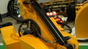 高精細カメラ付き自動バランシング油圧脚ディーゼルエンジン駆動ロボット解体機 - Product Image 6
