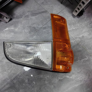 Feu d'angle jaune gauche et droit pour Hyundai HD45 Numéro de référence 92301-5H005 92302-5H005 - Product Image 4