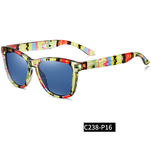 Venta caliente Nuevas gafas de sol de moda Lentes polarizadas en marcos azules y rojos Materiales de PC y TAC - Product Image 3