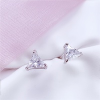Piercing en Titane ASTM F136 16G avec Incrustation de Zircon Cubique en Forme de Triangle pour Labret, Hélix, Tragus, Nez, Boucles d'Oreilles pour Femme