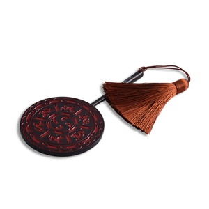 กระจกโลหะทรงกลมวินเทจ พร้อมหูจับเคลือบอ่อนและพู่ห้อย - Product Image 5