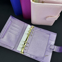 Organisateur de carnet portable multifonctionnel de style portefeuille avec reliure métallique et ferrures dorées, à usage quotidien, avec plusieurs poches et fermeture éclair