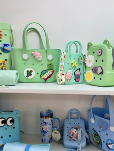 תיק חוף עמיד למים מסיליקון בהתאמה אישית מהמפעל, תיק נשיאה קז'ואל גדול במיוחד עם שתי ידיות, תיק מיני קטן לנשים - Product Image 2