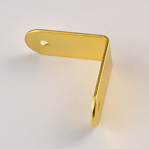 Soporte de Esquina de Acero al Carbono Chapado en Oro de 39x18mm, Resistente para Uso en Interiores - Product Image 3