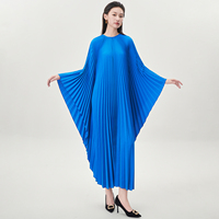 Vente en gros de vêtements pour femmes Robe à la mode pour femmes Robe décontractée ample Robe plissée Miyake Robe irrégulière de grande taille