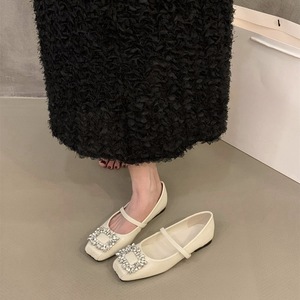 Factory Wholesale New Square-toed Rhinoceros Red and Silver Single Shoes for Women - Product Image 5