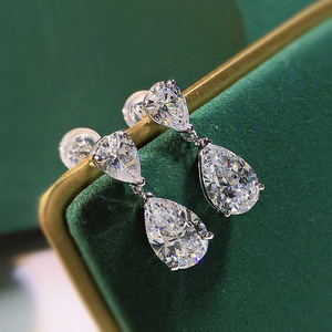 ต่างหูแบบห้อยประดับเพชรสวิสรูปหยดน้ำทรงหยดน้ำสีทองเหลืองสำหรับผู้หญิงสำหรับงานเลี้ยง - Product Image 3