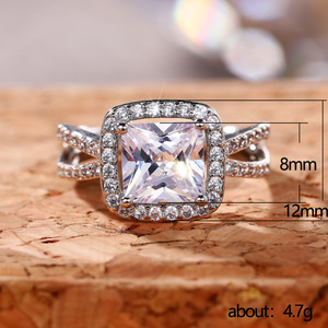 Anello da donna con taglio quadrato e accenti scintillanti, elegante gioiello di moda - Product Image 5