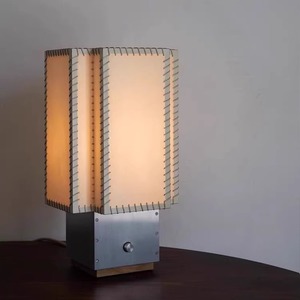 Lámpara de Mesa de Pergamino E26 220V con Interruptor de Perilla, Bombilla Incandescente, Diseño que Cuida la Vista - Product Image 1