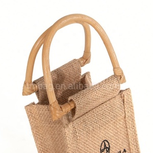 Vente en gros Sac de jute recyclé personnalisé de haute qualité pour le vin avec fenêtre transparente Sac de bouteille de vin durable et écologique - Product Image 5