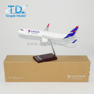 Modellino in Resina LATAM Boeing 767-300 1:200, 27cm, Personalizzabile, Certificato CE, Modello Decorativo in Scala - Product Image 5