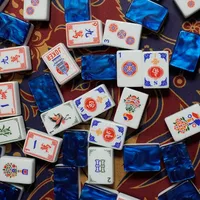 Hochwertiges Modernes Hunan-Design 4-Spieler Kinder-Mahjong-Set mit Acryl-Teilen in Blaugrün-Hortensien-Blütenform |   Luxuriöse, umweltfreundliche Inneneinrichtung