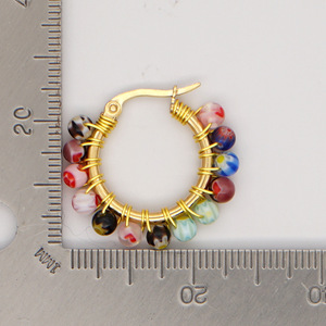 Pendientes de aro de <span class=keywords><strong>oro</strong></span> de <span class=keywords><strong>18</strong></span> quilates chapados en acero inoxidable con cuentas de cristal coloridas personalizadas para <span class=keywords><strong>mujer</strong></span> - Product Image 3