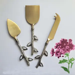 Juego de rebanador de queso de acero inoxidable negro con estilo vintage forjado a mano incluye tenedor rústico perfecto para uso en la cocina - Product Image 4