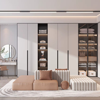 Lesso Home Armoire intégrée moderne en bois blanc avec portes à battant, séparateurs de tiroirs et système de dressing intégré sur mesure