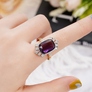 Anello Rettangolare dal Design Vintage in Stile Francese per Donne - Product Image 3