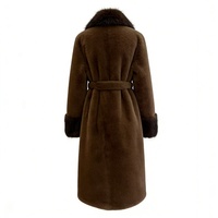 Manteau long en fausse fourrure éco-responsable marron foncé pour femme Zeyu, col large contrastant et bouffant, ceinture à la taille, vêtement d'extérieur chaud pour l'hiver, ODM / OEM