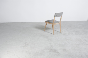 Chaise de salle à manger moderne à dossier haut en cuir bride gris clair avec finition bois Vente d'usine pour table à manger - Product Image 2