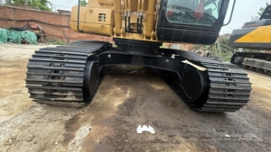 Excavatrice d'occasion fiable CAT320 de taille moyenne, capacité de 20 tonnes, machine d'origine japonaise, moteur complet, pompe à engrenages, boîte de vitesses - Product Image 6