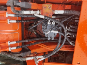 Excavadora de cadenas usada Doosan DX340L de 34 toneladas, excavadora Doosan de segunda mano para proyectos de minería, canteras, movimiento de tierras y construcción. - Product Image 5
