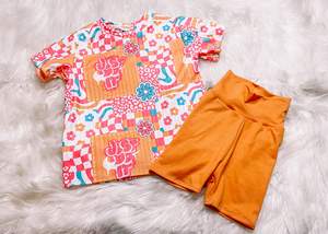 GSPO2286 Conjunto Infantil Personalizado de Manga Larga con Estampado de Fresas y Cuadros Rosas para Niña Activa, Ropa Casual de Lana Peinada al por Mayor - Product Image 2