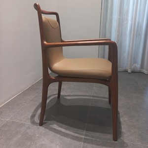 Chaise de salle à manger contemporaine en bois massif nordique avec assise en cuir véritable pleine fleur pour la maison, les restaurants, les hôtels, meubles PISANO - Product Image 2