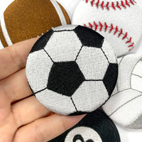 Badges en fer blanc brodés avec motifs de ballons de sport, épingles thermocollantes pour tissu, broches pour la décoration de sacs à dos, fourniture en gros, logo personnalisé OEM