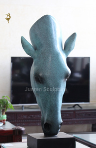 Sculpture de cheval en bronze antique modèle en métal grandeur nature avec ange peint et logo thème anime et bande dessinée - Product Image 3